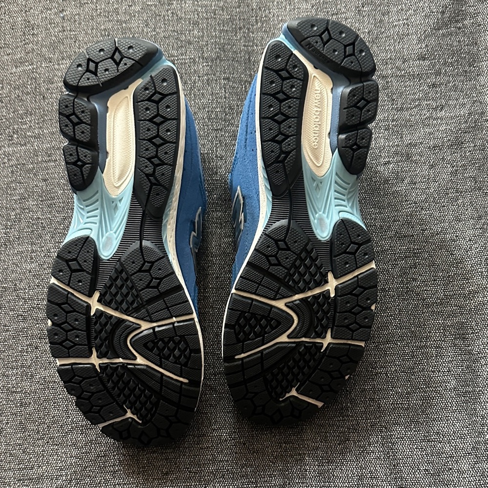 New Balance Men's 2002R Sneaker in Light Blue and White - Picture 4 of 6